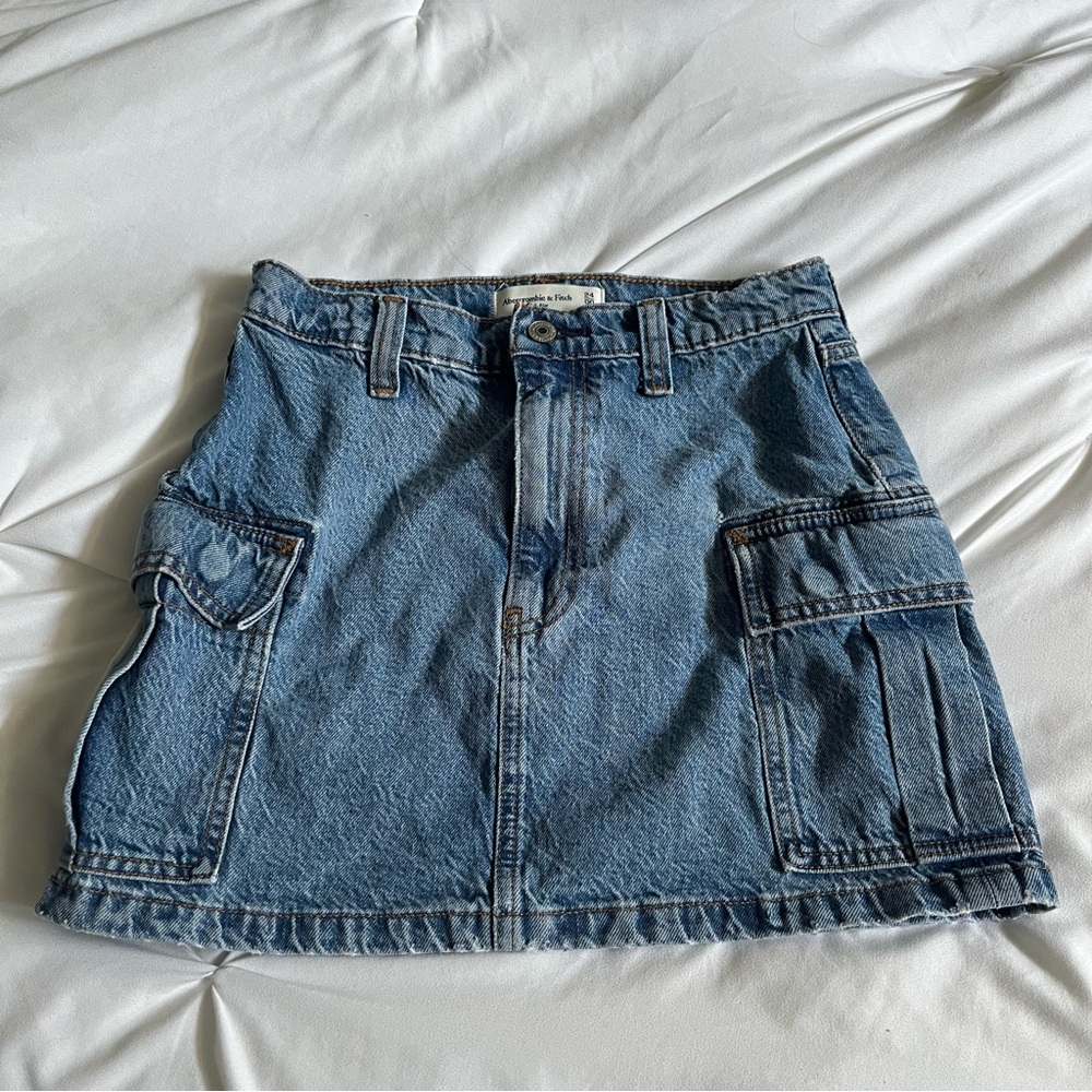 A&F - Utility Pocket - High Rise Denim Mini Skirt - Dark Wash - Women’s 00